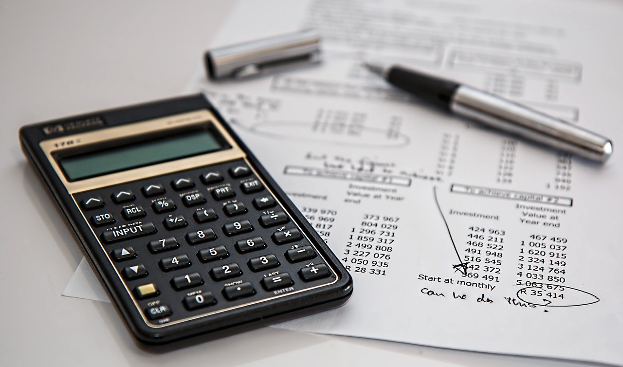 Visuel calculette et fiche de comptabilité pour article